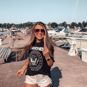 Meet your Posher, Kayla